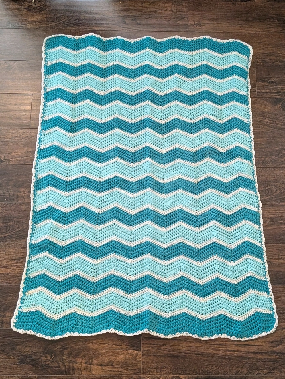 EUC Handmade 47"x38" Crocheted White and Blue Chevron Print Throw Blanket Afghan